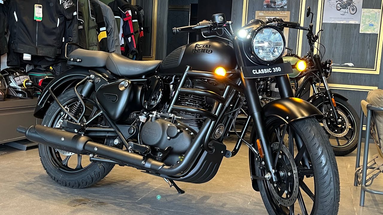 Royal Hunter को पछाड़कर बहुत आगे बढ़ निकल गया Royal Enfield Classic बाइक। 55Km का दमदार माइलेज और गजब फीचर्स -